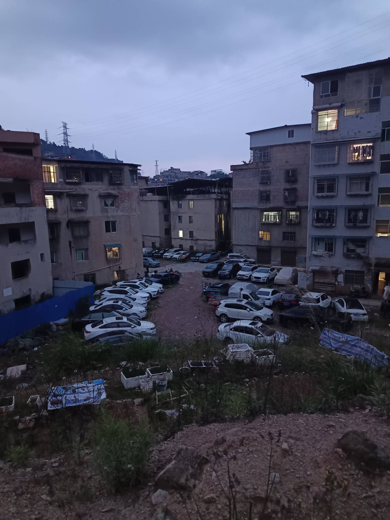 挂壁在贵阳蔡家关了。

29 / 作者:浪花的泡沫、 / 