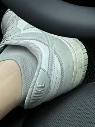 老哥们相亲要花多少钱，我身上只有一千多，亲戚给介绍个女孩子事业单位上班，五一回家15 / 作者:几把毛都没有绝望了 / 