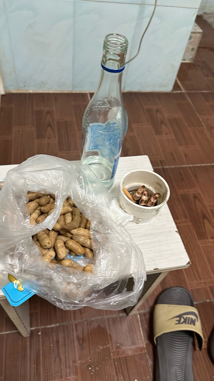 没收入好难受啊，又下去买了半斤花生，一天怼一瓶

89 / 作者:不知明的靓仔 / 