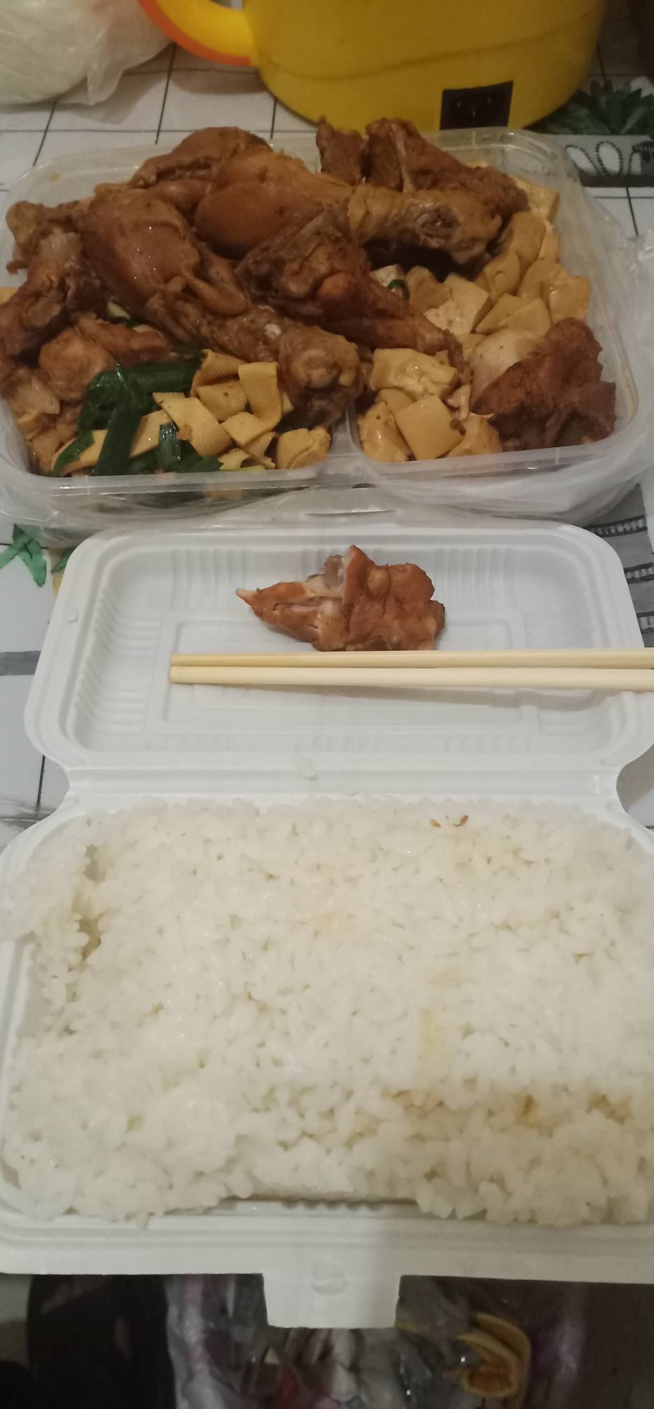 老哥们，吃挂壁饭了，10块管饱。

70 / 作者:钵钵鸡666 / 