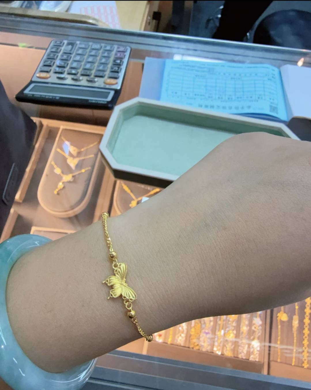 河头老街还是一如既往人山海人海，等下排队拿下小山炸糕就结束今天的行程

35 / 作者:顾小贝 / 