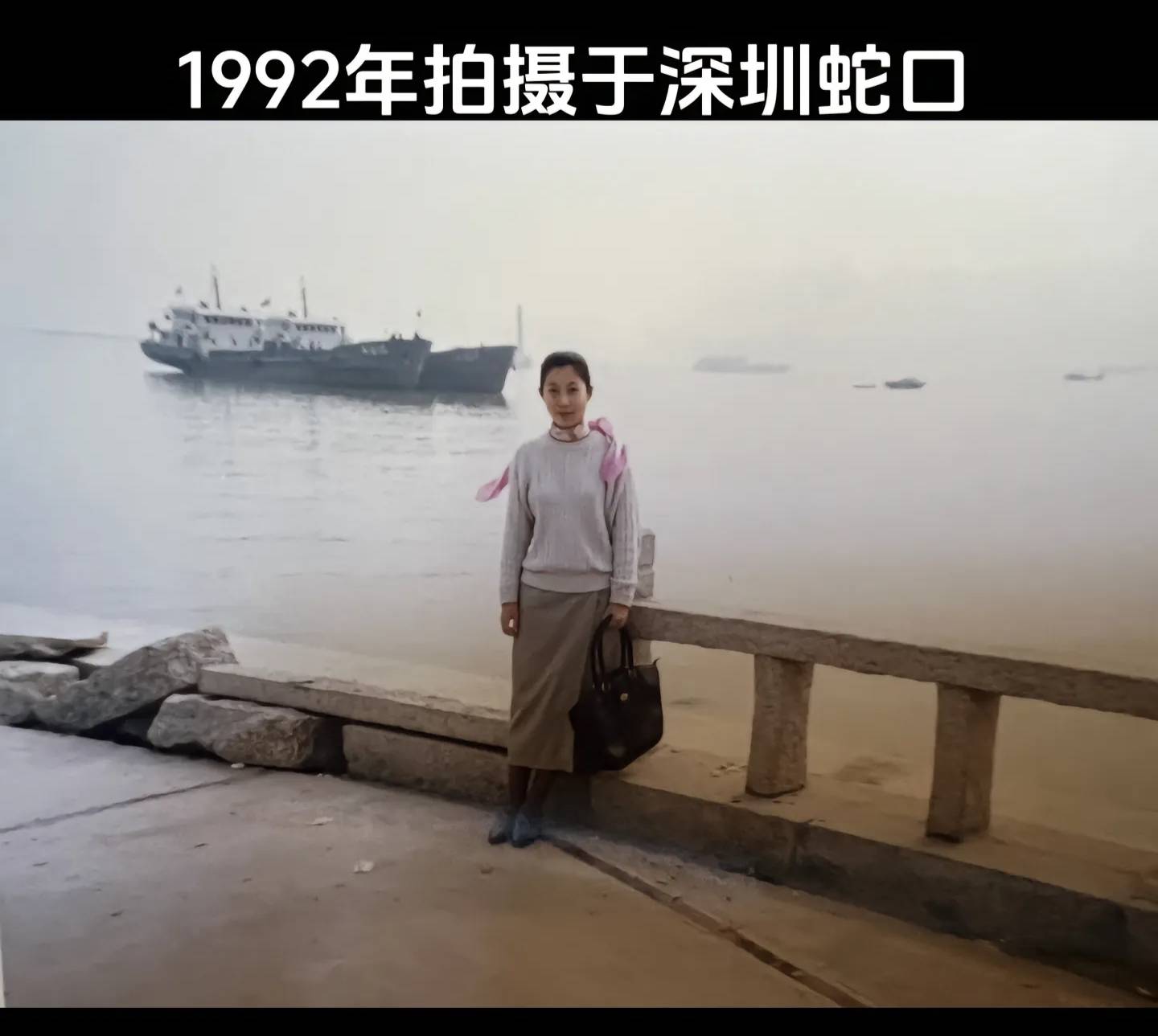 我猜的没错的话，一群挂壁仔，正在拿着手机，躺着在床上看着卡农，右手点着手机下面往68 / 作者:，鸡你太美 / 