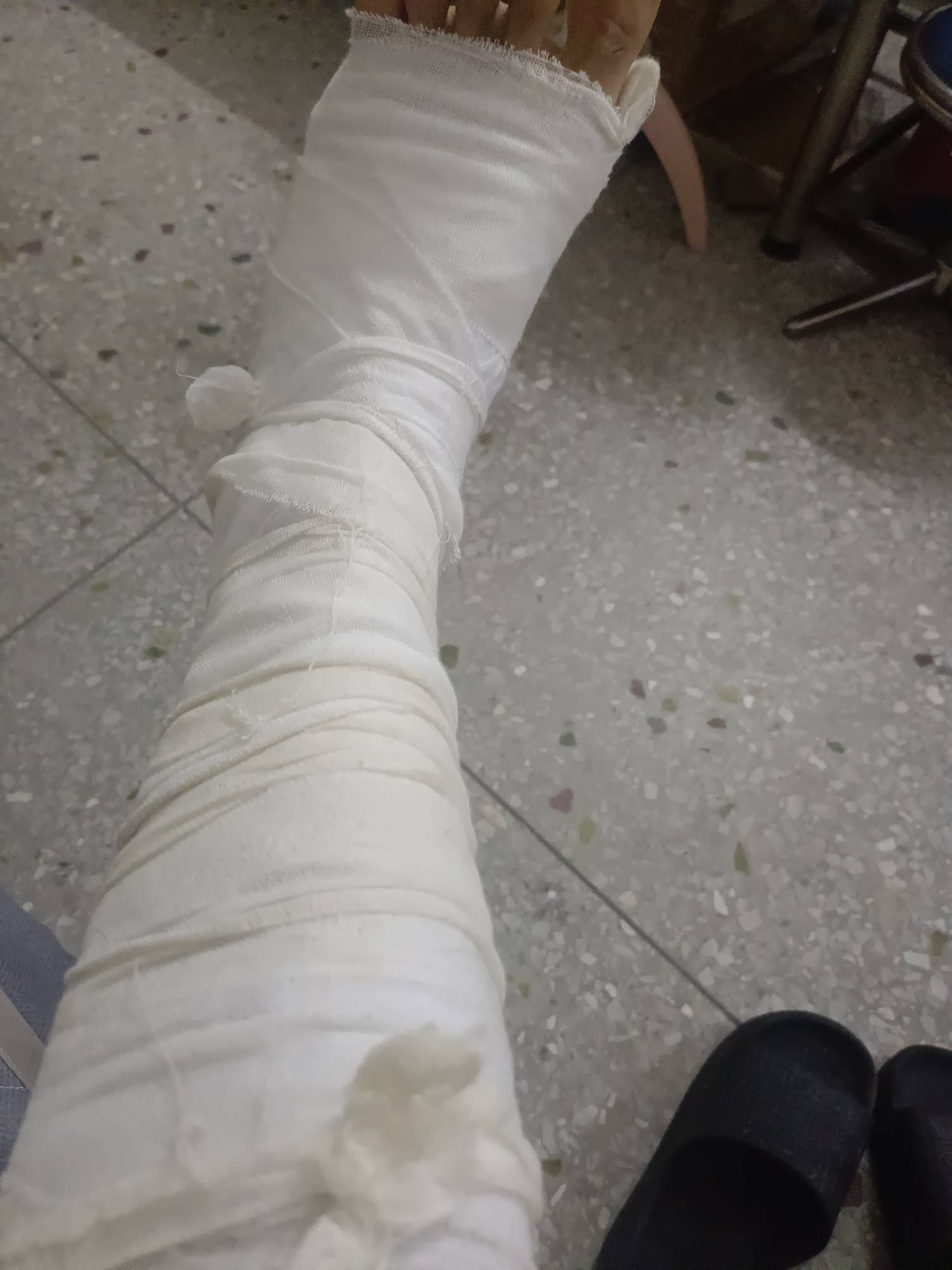老哥们，收工睡觉

44 / 作者:嗯好的好 / 