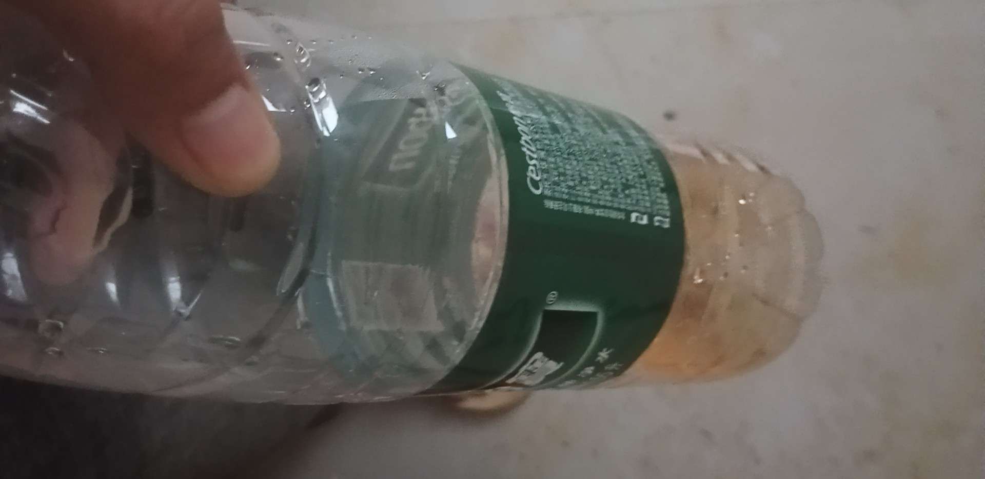 老哥哥早上我挂了6000；现在只想躺床上；大便用桶装；小便用瓶子装；只想躺着那也不想100 / 作者:七匹狼二 / 
