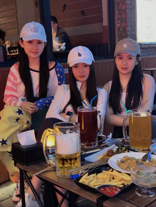 老哥们，一个一个

37 / 作者:湖南陈小春 / 
