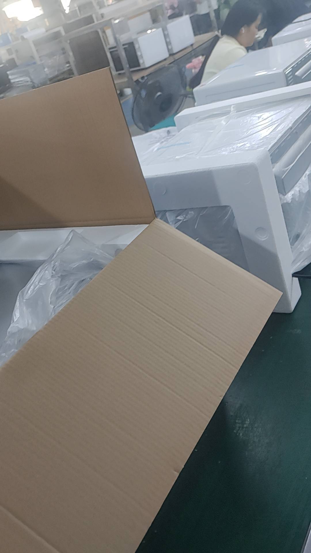 找工作的比比皆是，原来不是我一个，出来一个多月了，妈了个巴子

21 / 作者:瑞士细致的海豹 / 