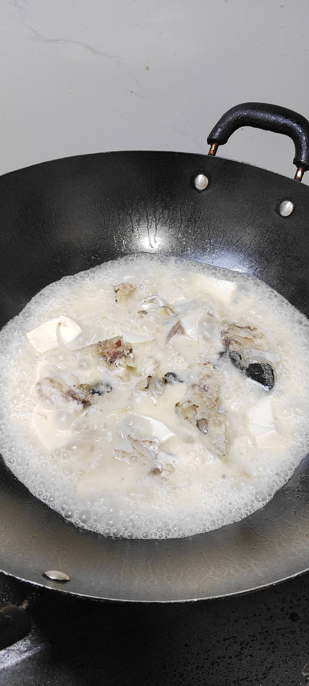老哥们吃饭了

65 / 作者:胡子8888 / 