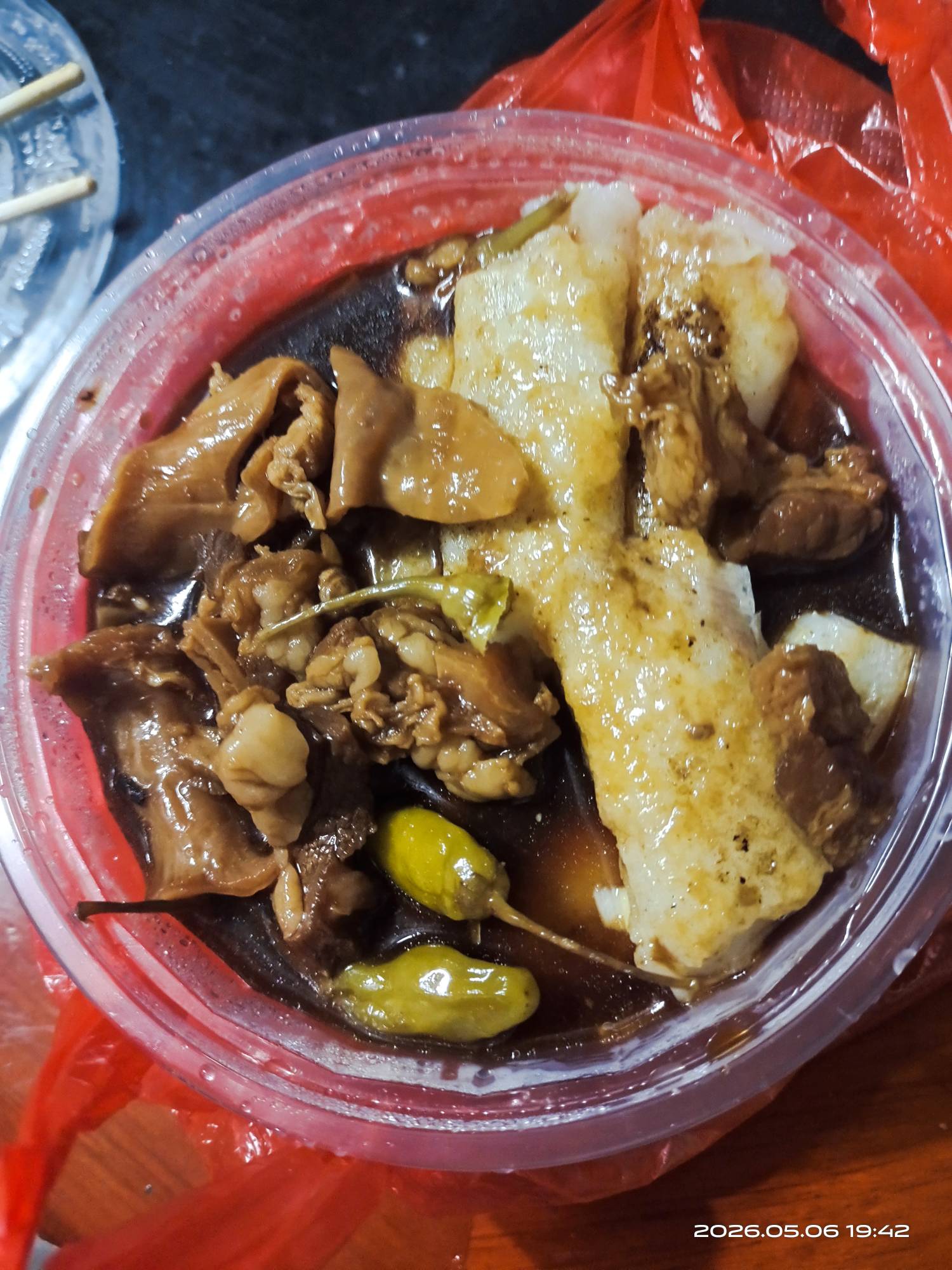 老哥们吃饭了

65 / 作者:挂壁哥 / 