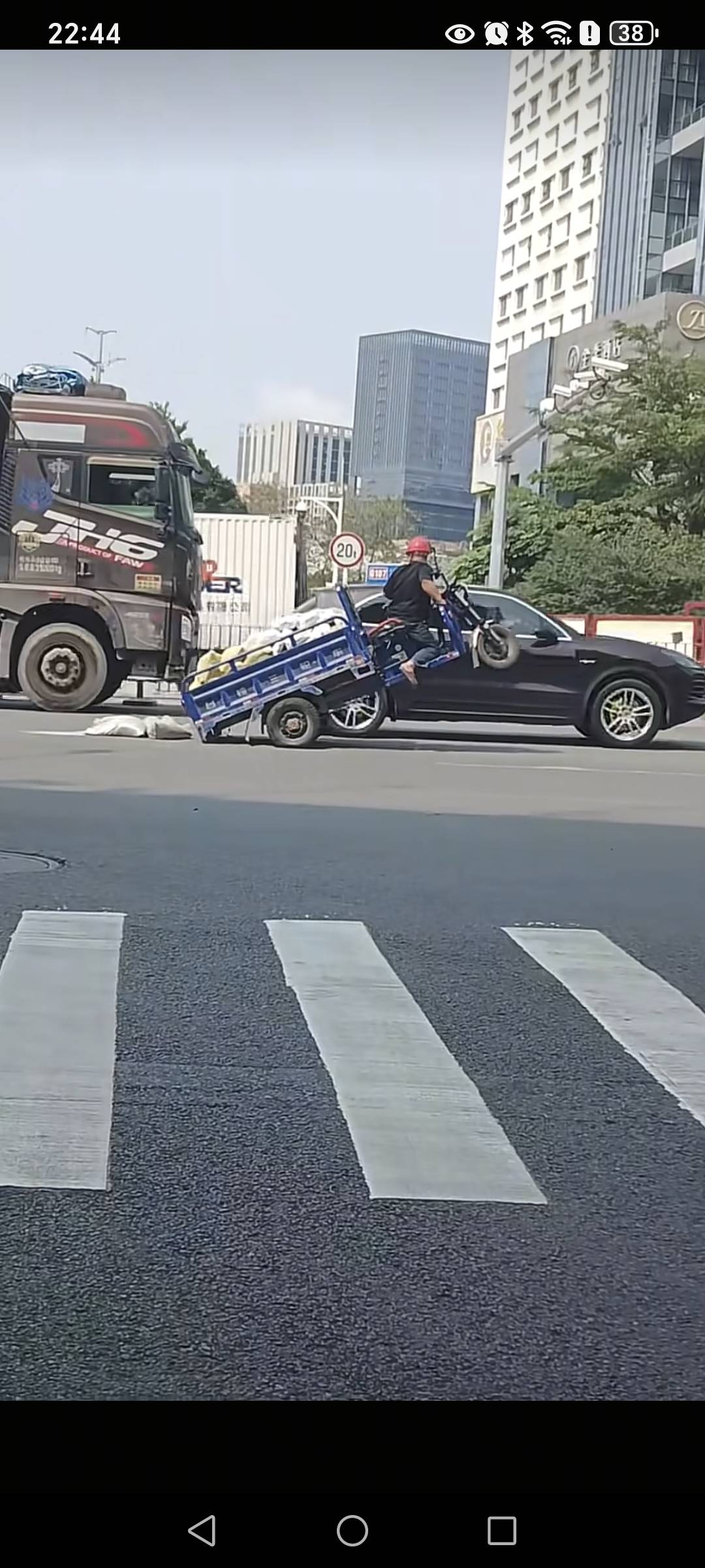 这是哪个老哥啊？在东莞长安

42 / 作者:挂比了救我鸭 / 