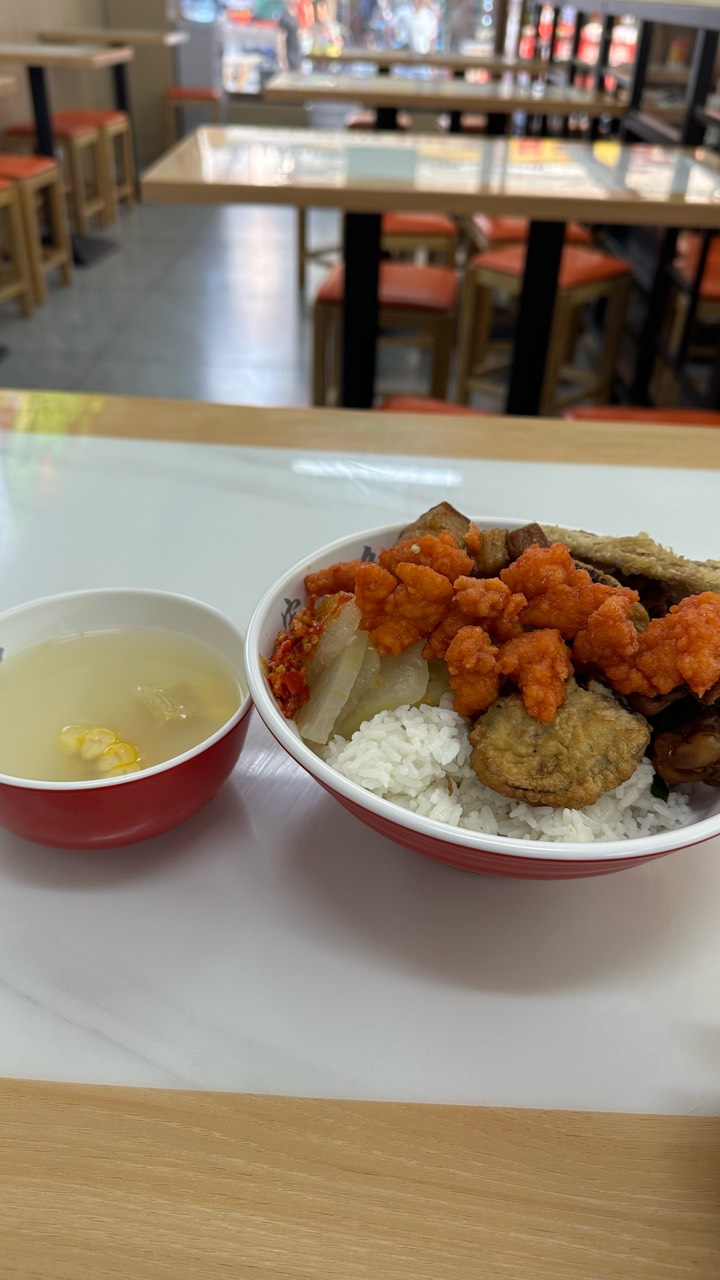 吃饭了老哥

1 / 作者:不知明的靓仔 / 
