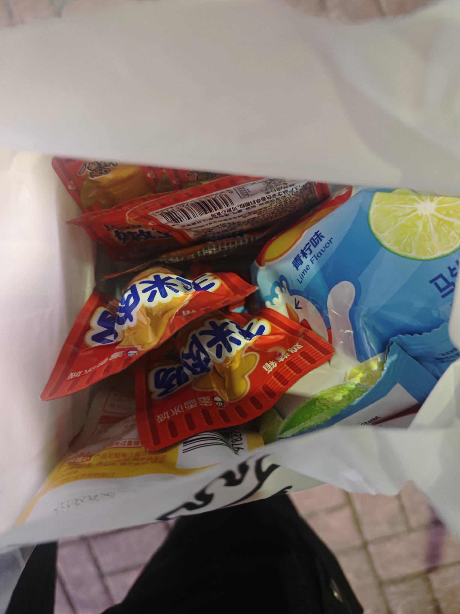 老哥们，太饿了，我又去蜜雪冰城碰上十几次，三个支付宝


94 / 作者:织金发糕 / 