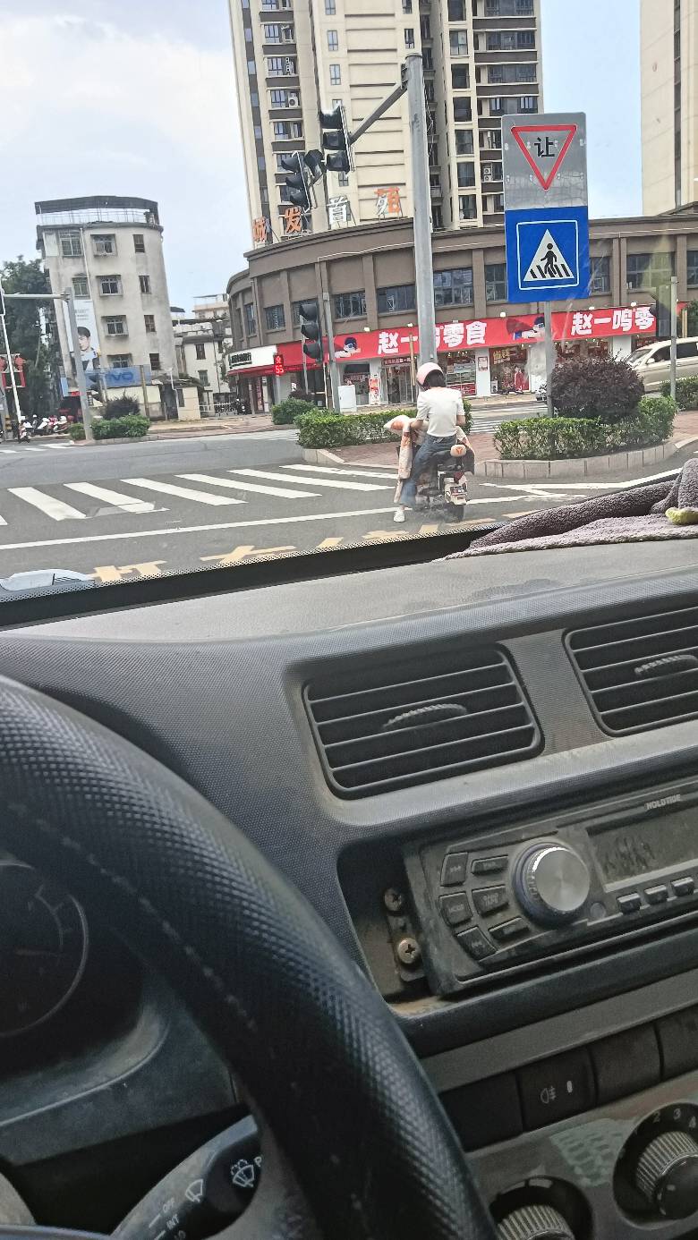 老哥们，下午太热了

16 / 作者:福建牛德华 / 