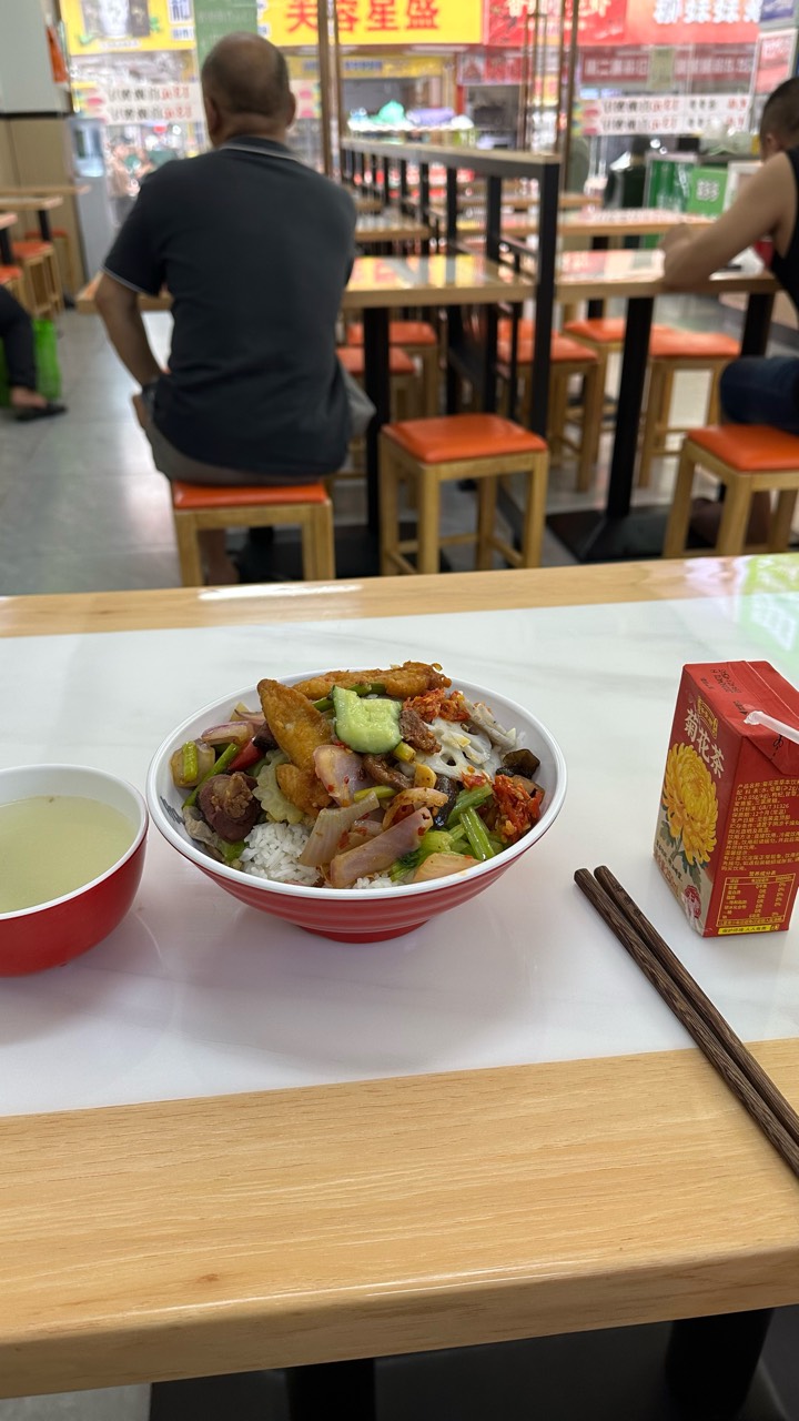 起床吃饭了老哥

5 / 作者:不知明的靓仔 / 