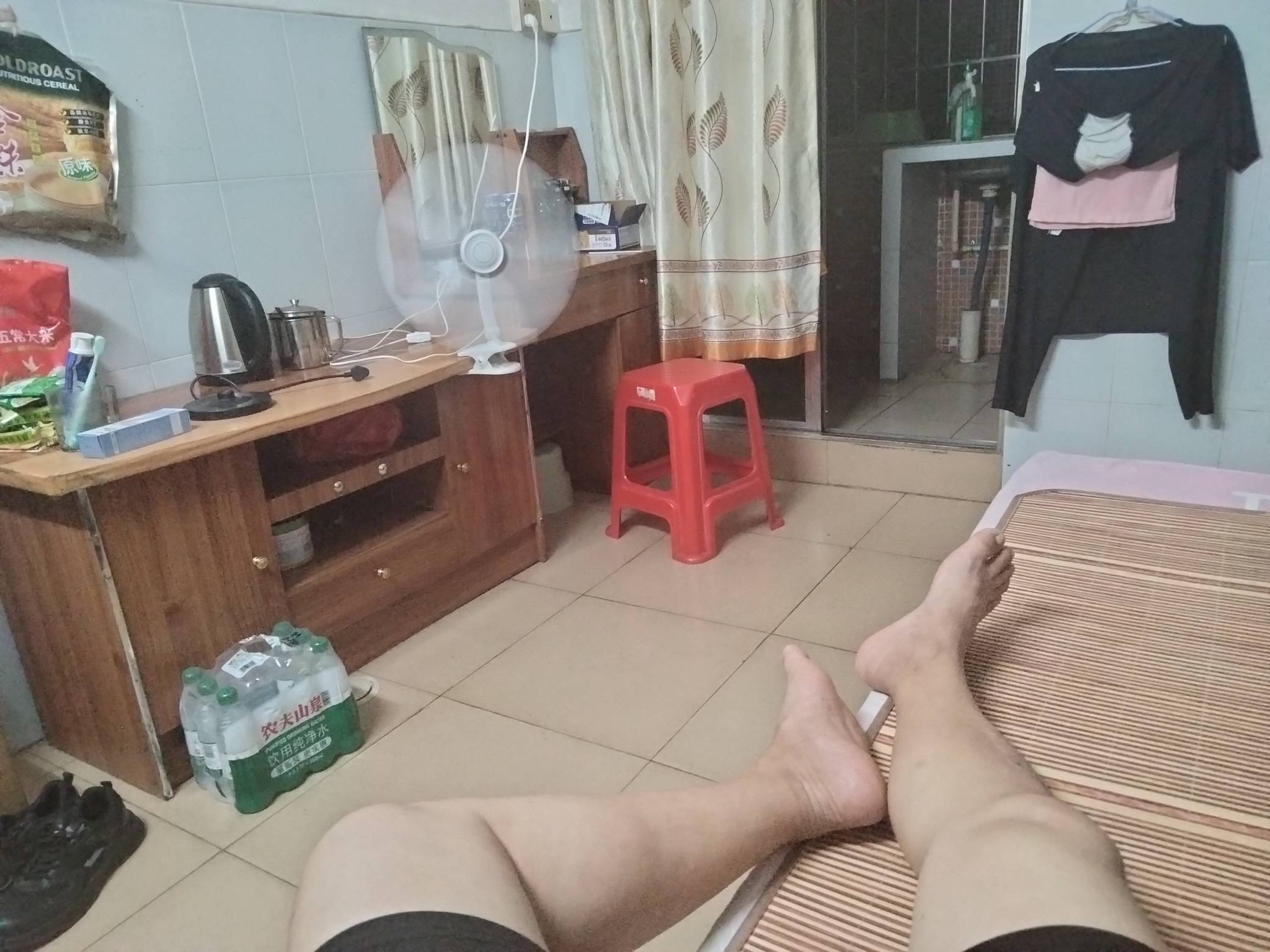 天气越来越热了，加上羊毛也没落，口袋入不敷出，心情很容易波动

80 / 作者:君子之交淡如水 / 
