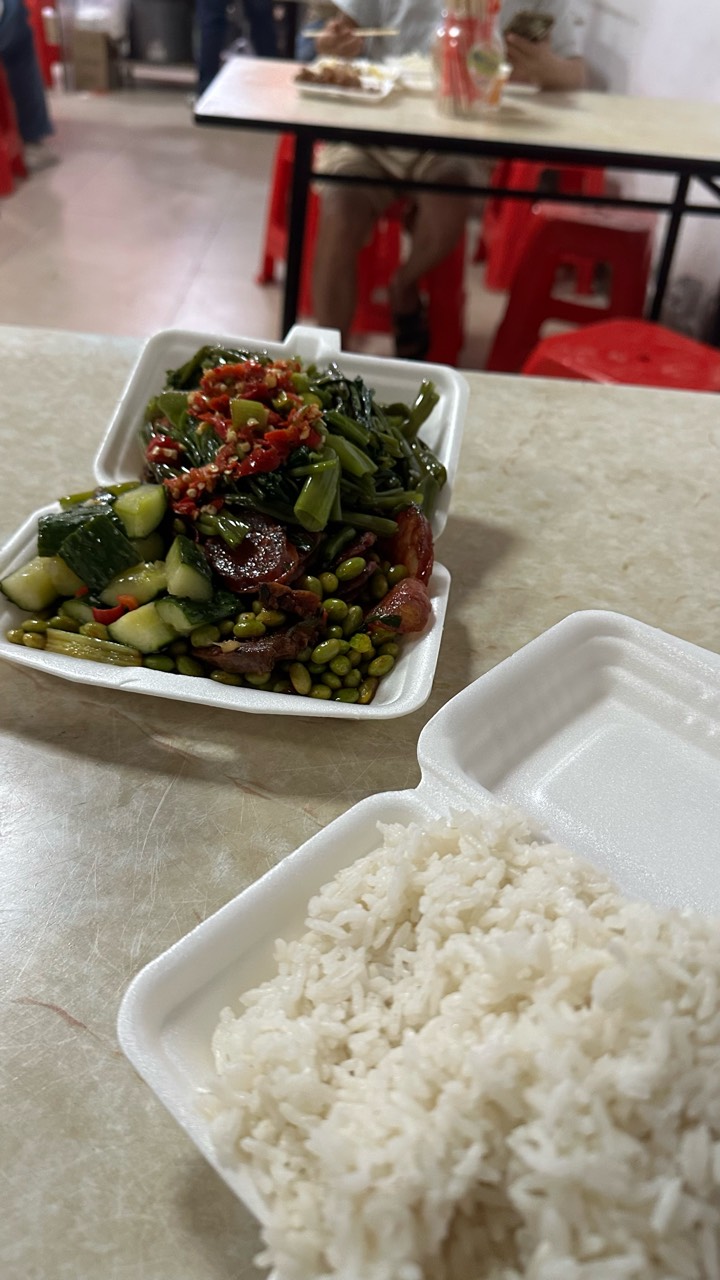 吃饭了老哥，新塘吃的便宜量又多。

85 / 作者:不知明的靓仔 / 