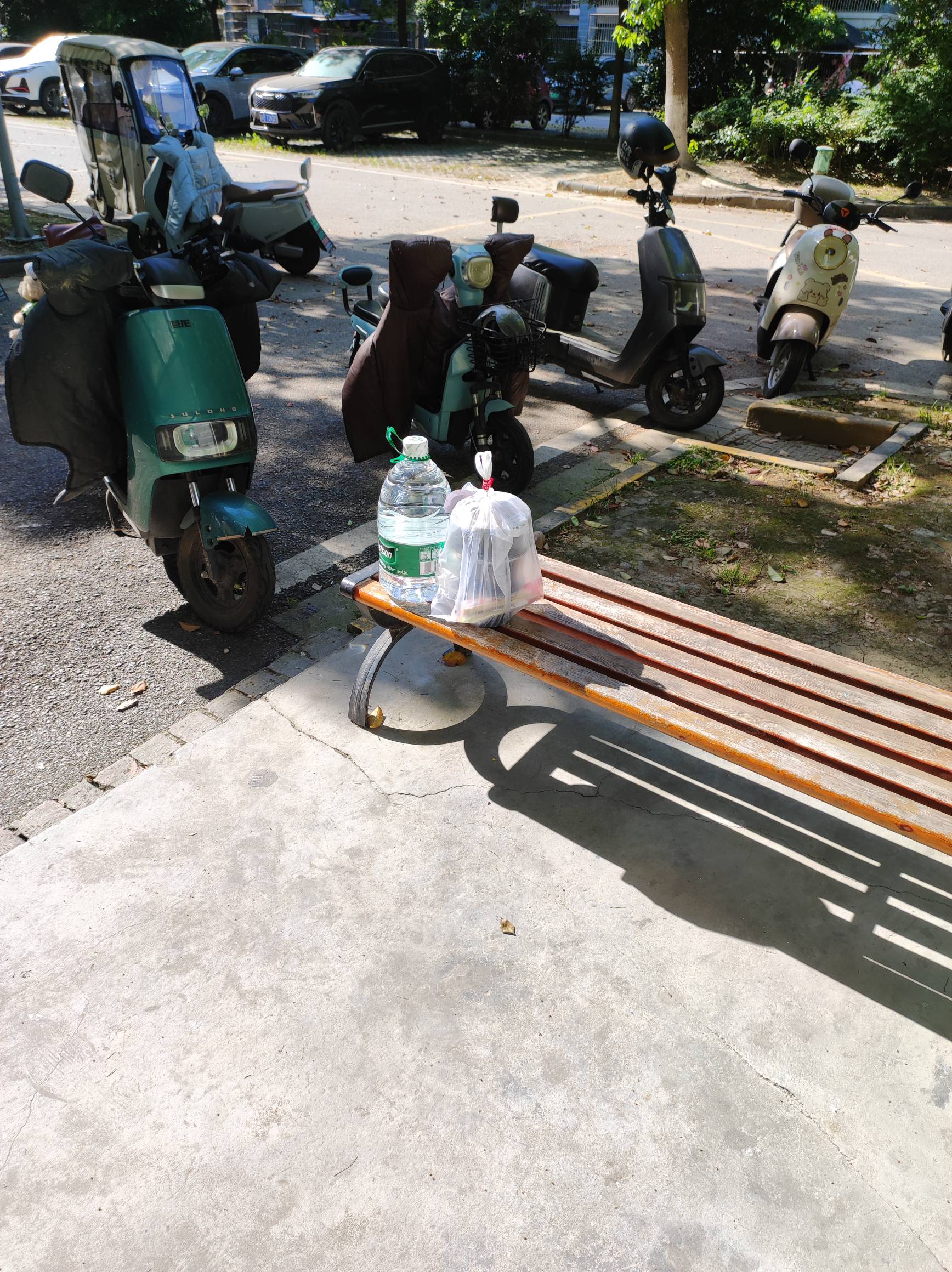 好饿，哪位老哥的，能不能自助一下

11 / 作者:摇摆的苏丹 / 