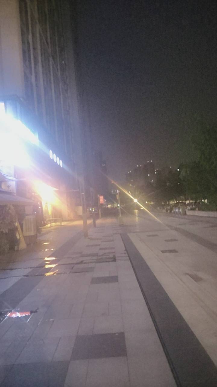 老哥们，目前手里有2k，但是要还别人1900，去最后一舞，还是老老实实还别人钱，吃住不62 / 作者:红嫁衣 / 
