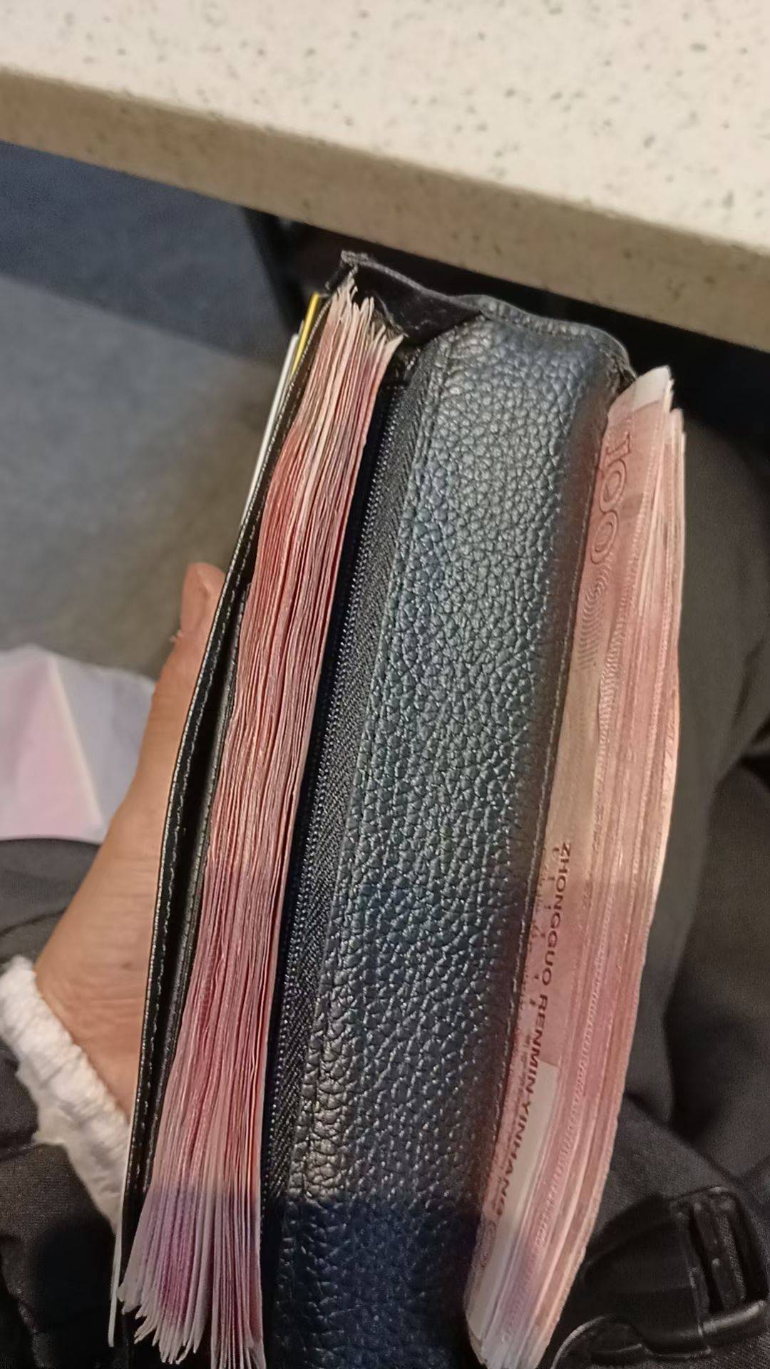 别抱有幻想，买黄金 取现金  买手机 一样的会想各种办法送回去，我都经历过



60 / 作者:红嫁衣 / 