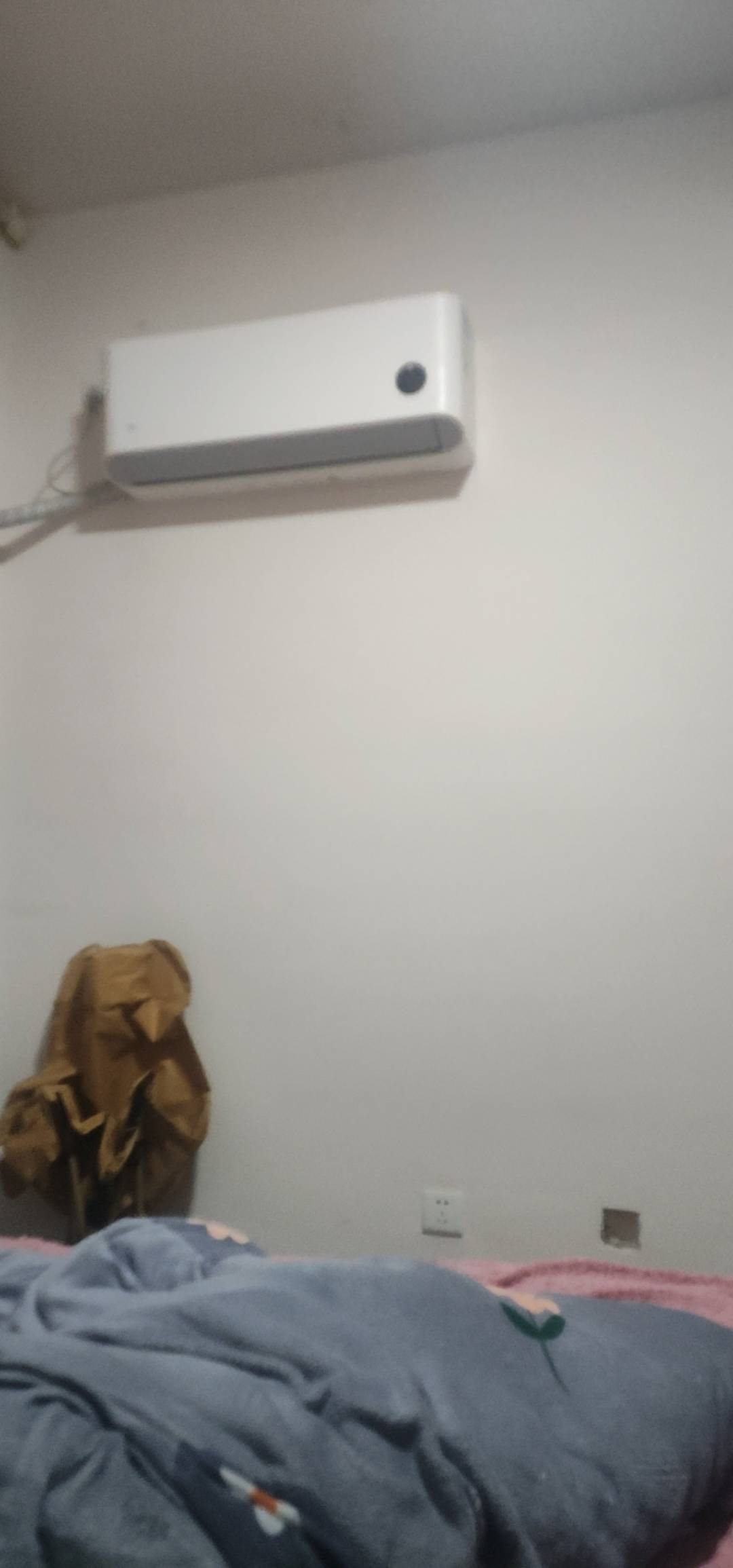 8块悬赏，帮我拍个视频，有没有老哥现在住在十几个平方的小单间，只要带厕所和空调，29 / 作者:昂xo123 / 