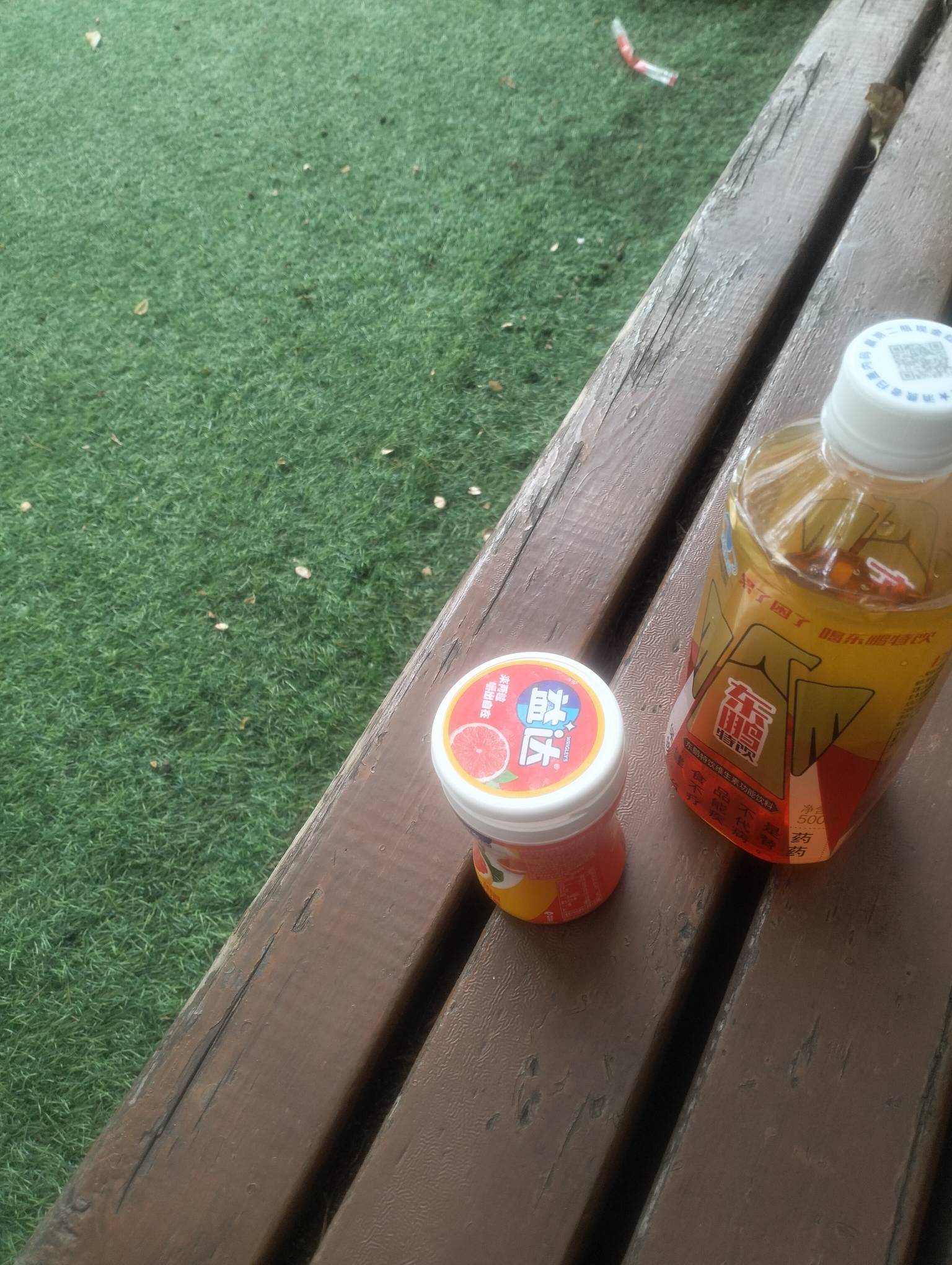 饿得吐酸水了

31 / 作者:尛•牛•蛮 / 