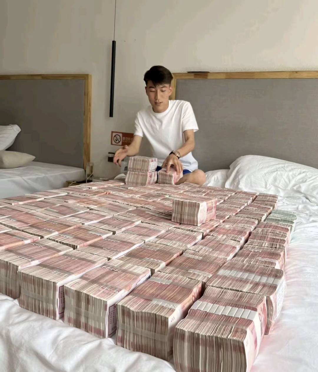 广州市区有5栋楼，有3个老婆有5个小孩，有10几车，什么水平？

2 / 作者:先天挂逼圣体 / 