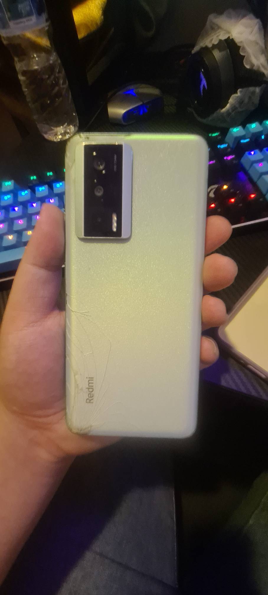 有在新塘的老哥吗，出个红米k60pro
380年自己过来拿，我发定位给你，手机问题如下，屏13 / 作者:哄注销 / 