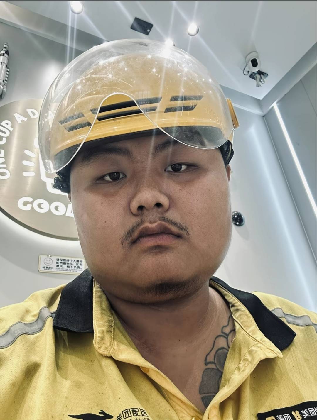 年少有六难，钱难赚，话难言，心难懂，命难改，路难走  三十年河东，三十年河西。莫欺22 / 作者:你也想起舞吗i / 