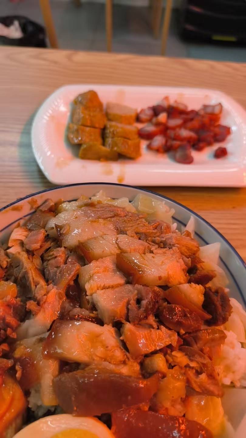 睡不着，起来吃饭了，老哥们

98 / 作者:回不到的过去丶 / 