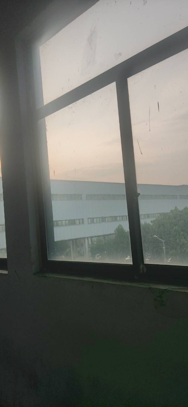 黑厂第二个夜班下班了！顶住了，没跑路

39 / 作者:红嫁衣 / 