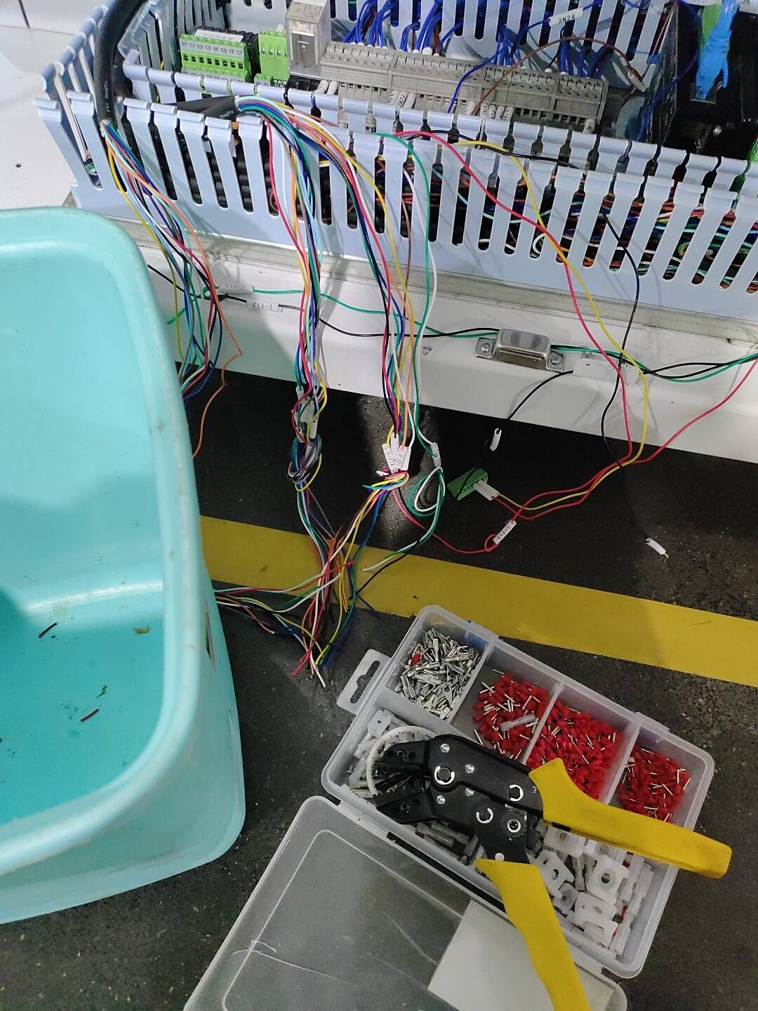 老哥们，想去入行plc，我看都说先从装配电工开始，然后再做调试，最后再做plc，初中毕98 / 作者:子虚唯1 / 