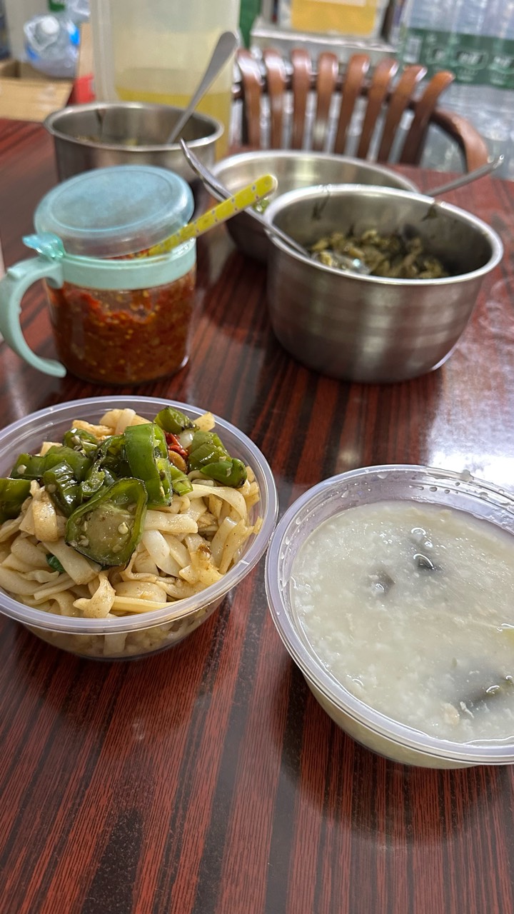 吃早餐了老哥，这边啥都好又方便，就是挂壁房贵

6 / 作者:不知明的靓仔 / 
