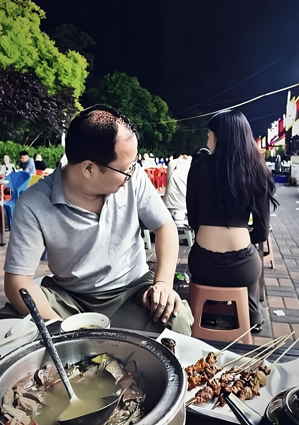 吃烤鱼是什么滋味

97 / 作者:梦回大唐做王爷 / 