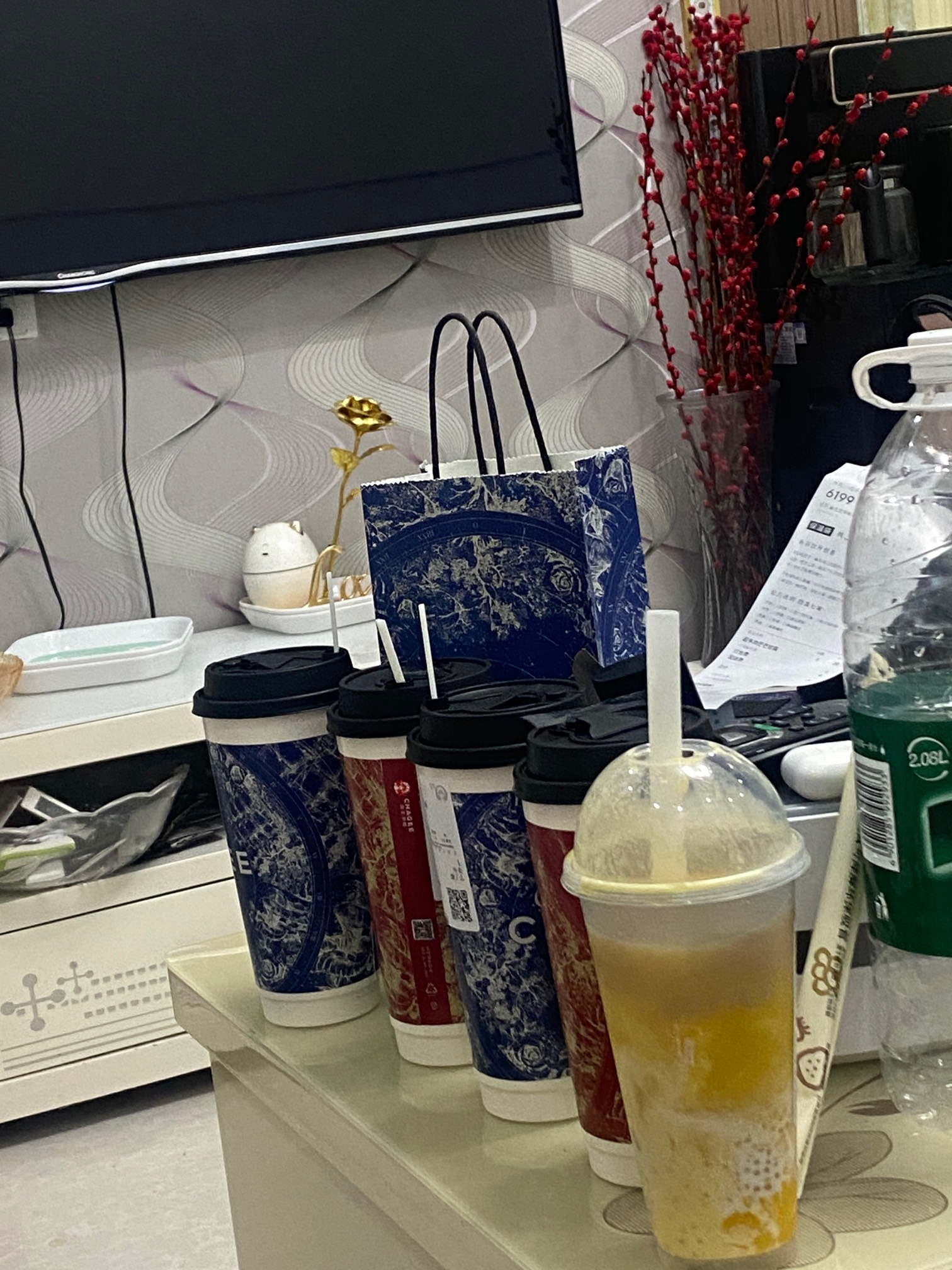 好饿，救我！

87 / 作者:今天作业没毕业 / 