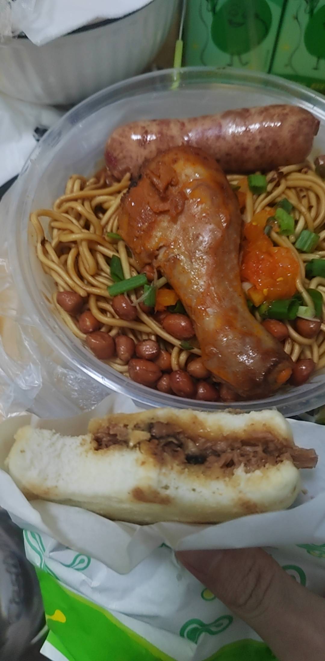 感谢美团请我吃的肉夹馍

31 / 作者:挂比了救我鸭 / 