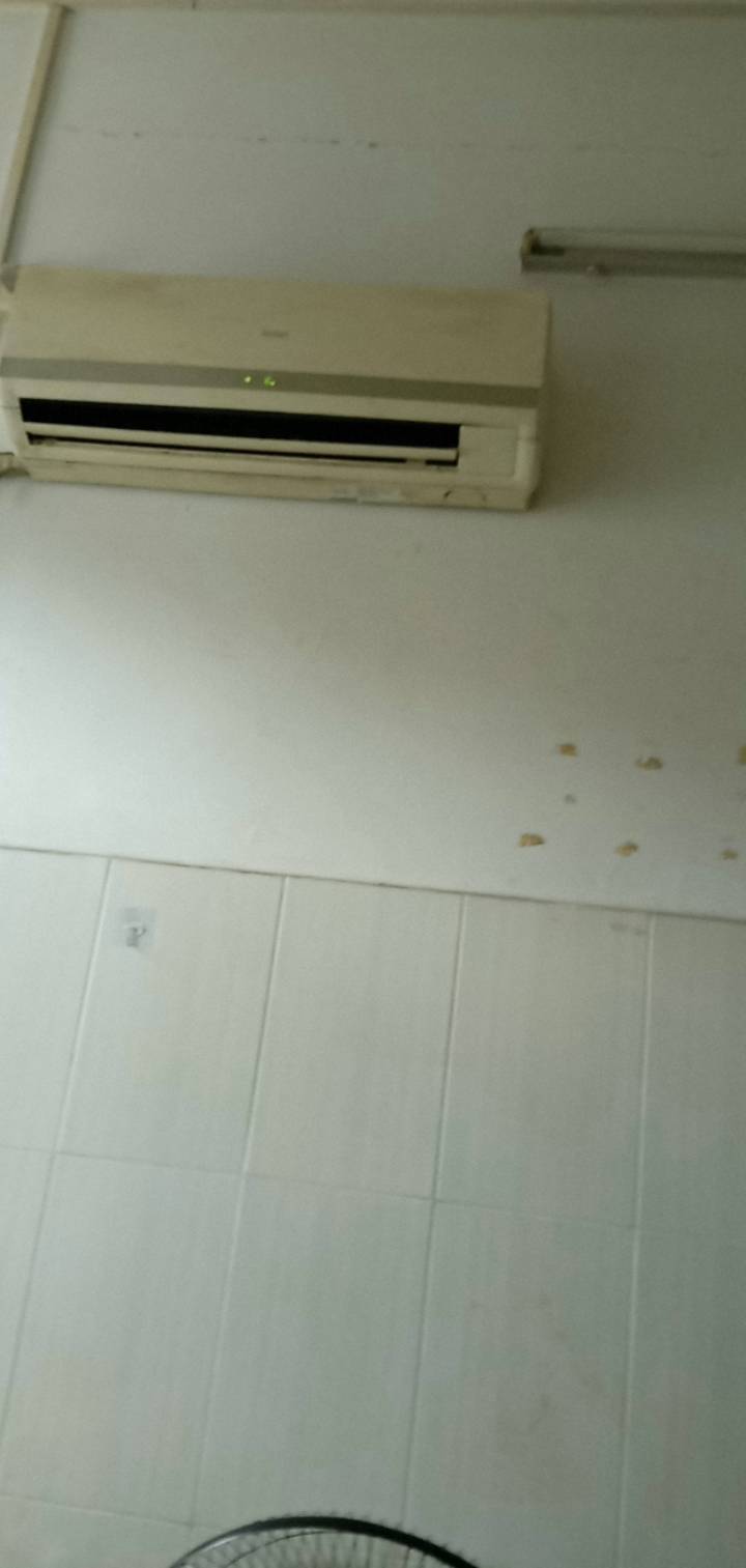你拿什么和我比 我吹着1块钱的空调。租房 不要和我说家里。 家里0.6。咱就比租房

70 / 作者:你家徐大爷 / 