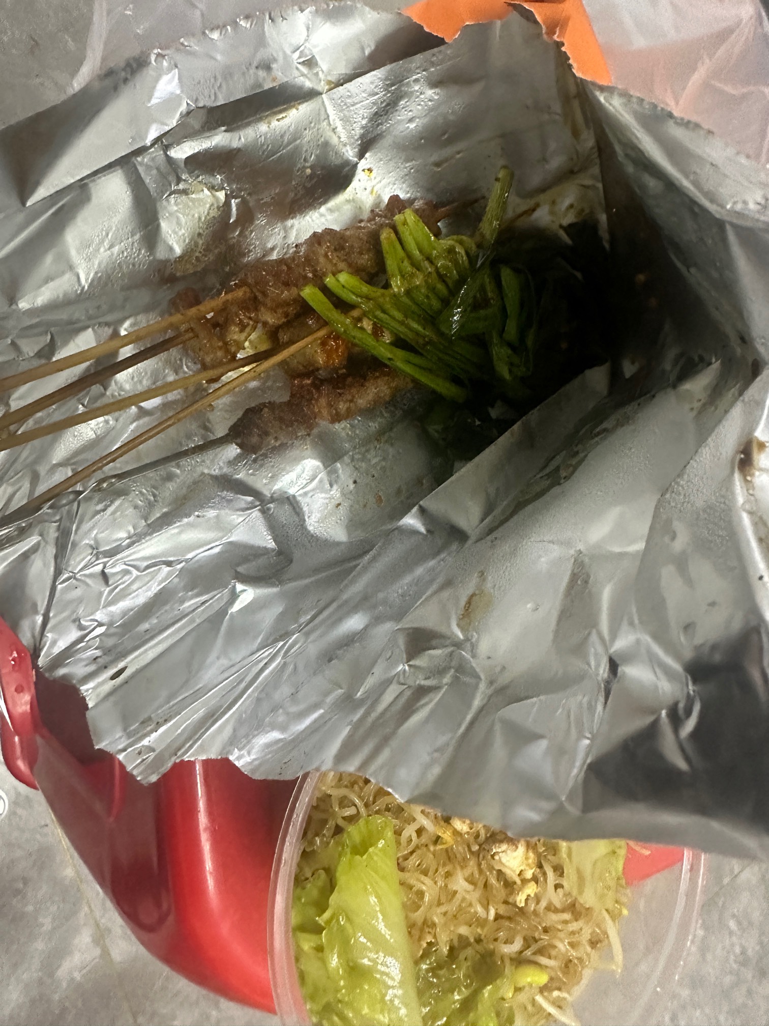 老哥们先吃

65 / 作者:太难了～— / 