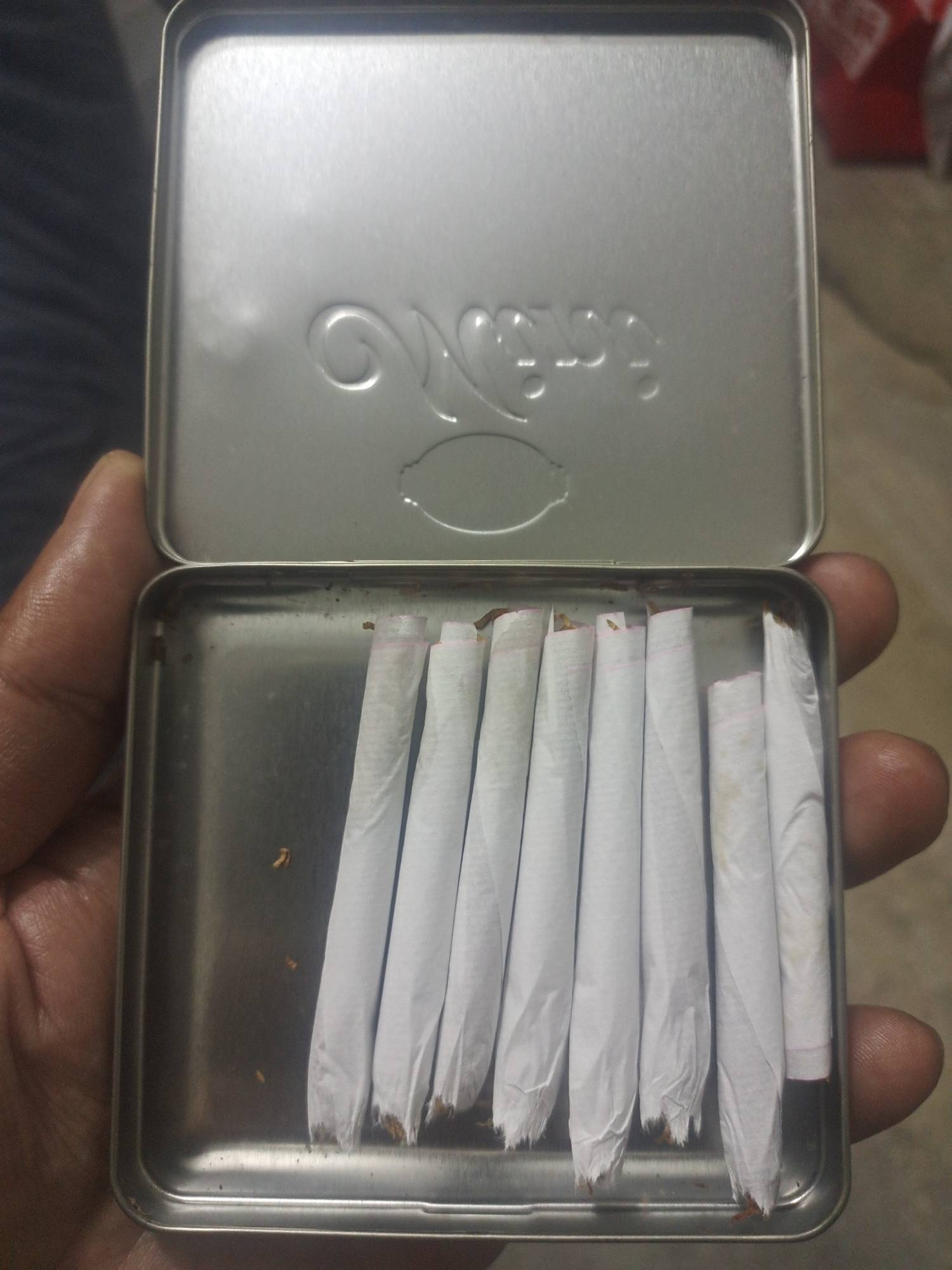 打卡，明天早起带着这八根烟跑单去了，1日交电瓶290，3号交房租360，这眼看着600多块58 / 作者:2026双喜临门 / 