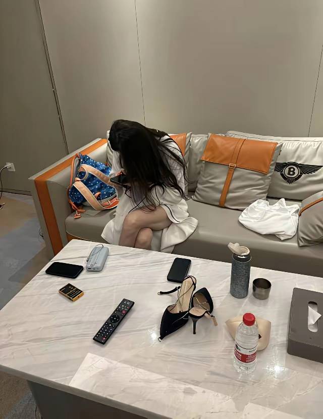 老哥，挂壁到桥洞了，可以申个猪脚范吗

29 / 作者:十九厘米不含头 / 