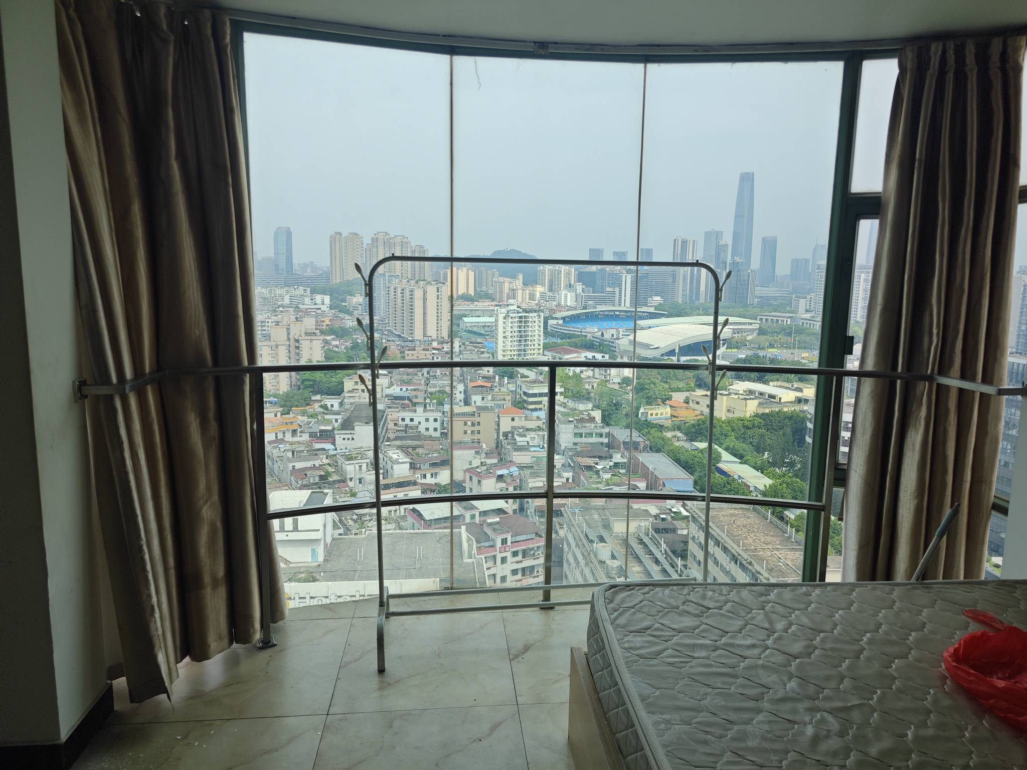 老哥们天热了  不要在外面挂壁了  过两天装修好做民宿  老哥们来挂b



65 / 作者:我是雄霸 / 