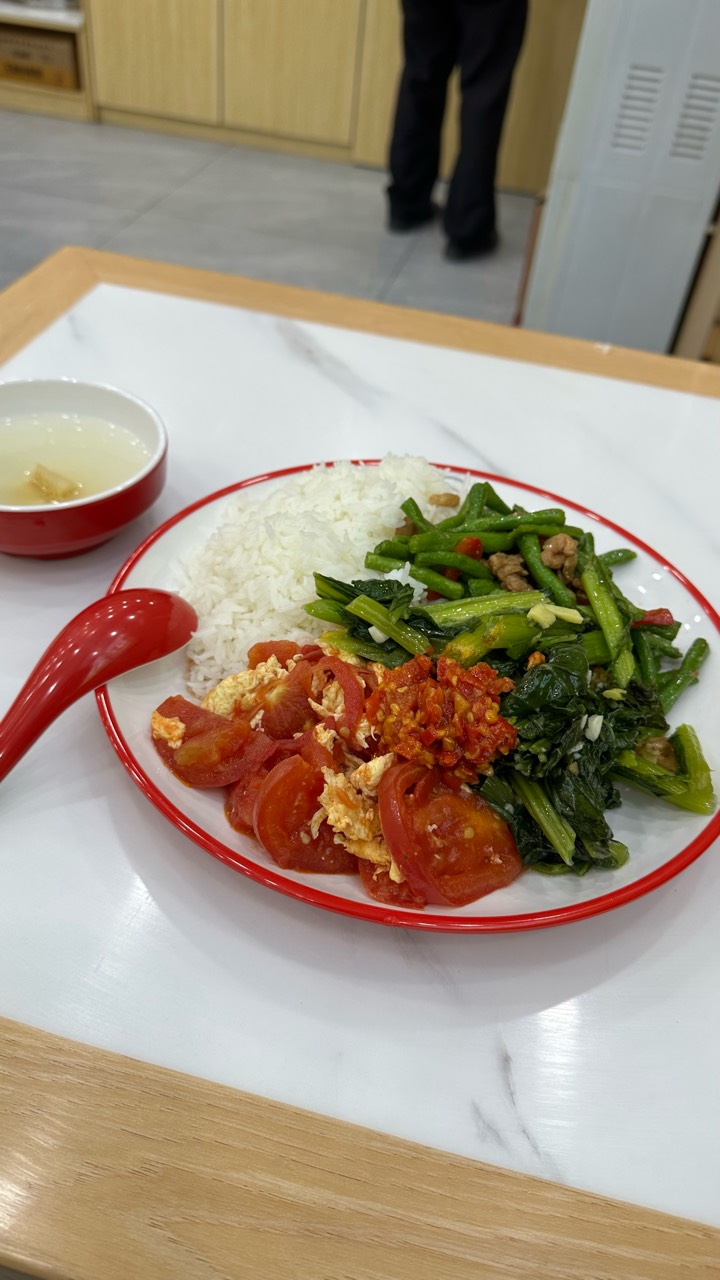 吃饭了老哥，这几天都吃撑了吧，大家

11 / 作者:不知明的靓仔 / 