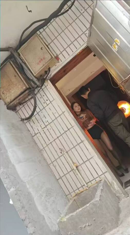 什么小贝，阿晴，都是不入流的，把我艾兔放哪了，这位才是嘎嘎把老哥乱鲨的人物

56 / 作者:阿梨路亚 / 