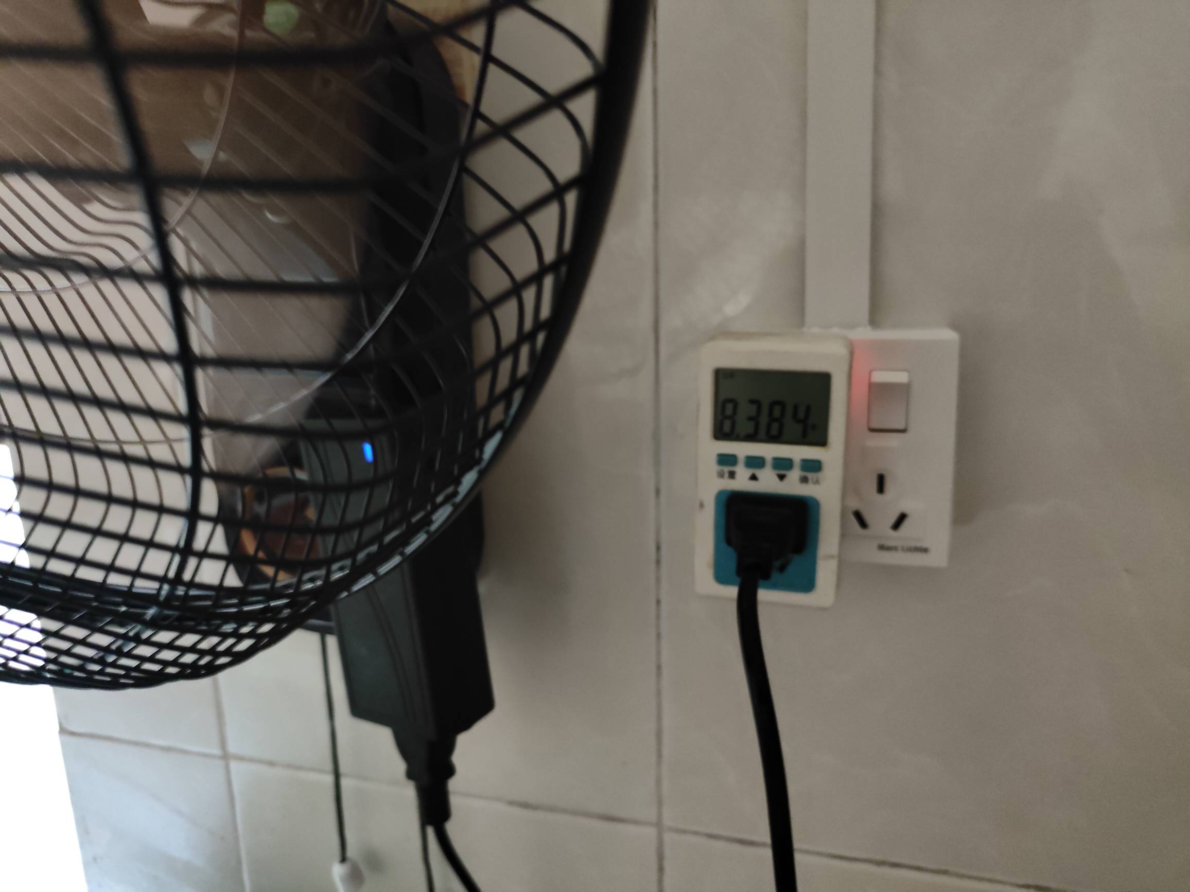 房东弄个破五级能耗空调一天要用五六度电，还中间商赚差价收1.3一度，自己花八十块买70 / 作者:灬残缺丶 / 