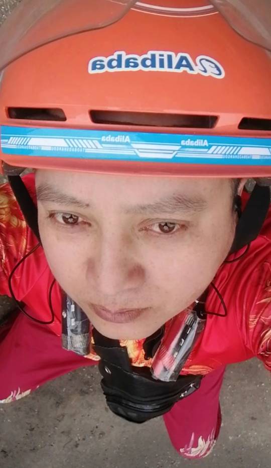 本人男，30岁找女朋友
要求
1：要长得漂亮的，身材必须特别好的，要特别有钱的
2：要39 / 作者:先天挂逼圣体 / 