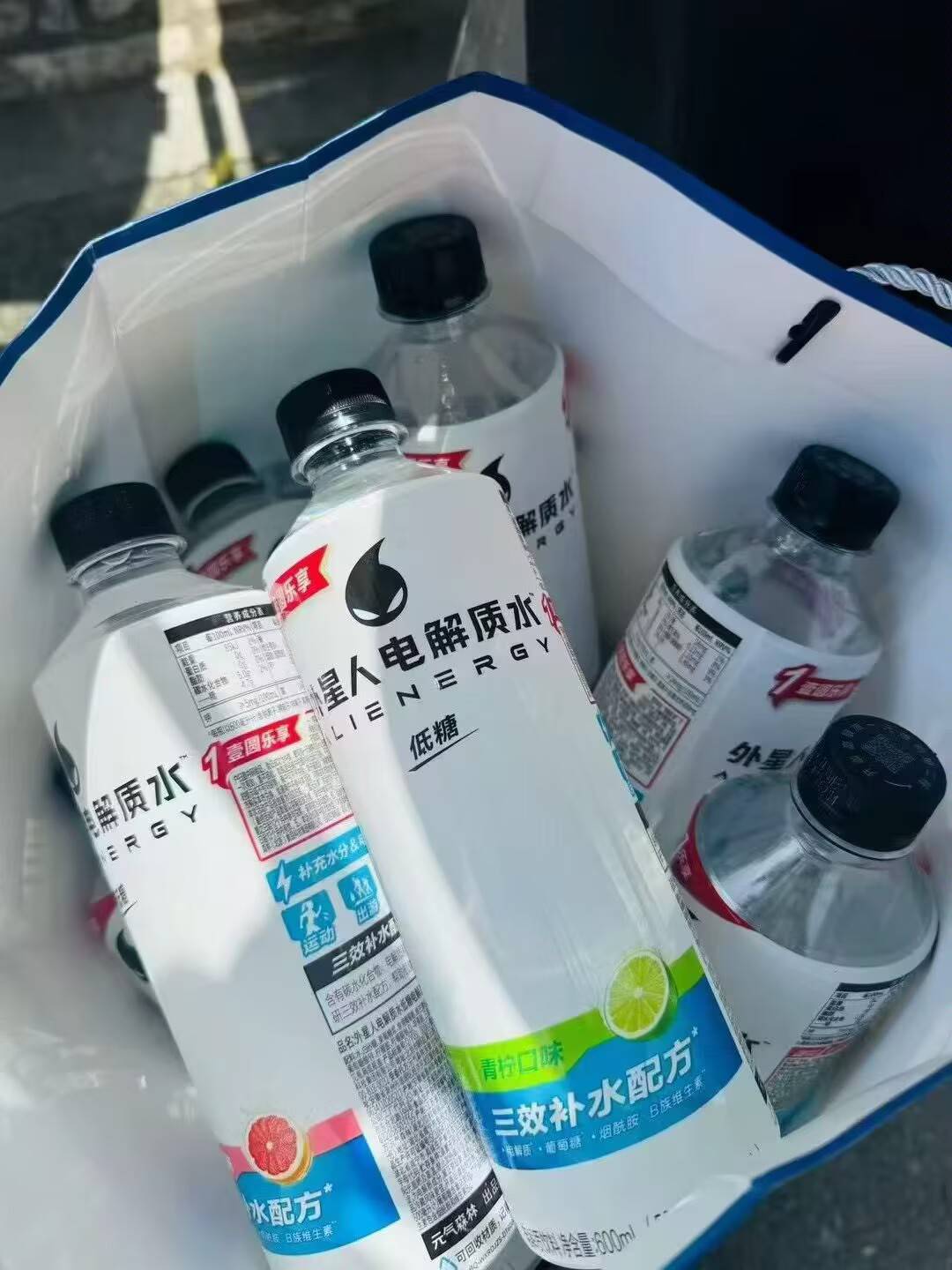 老哥们申请起来了，一个店铺可以兑换5瓶  ，把我这附近的申请过来了，


1 / 作者:玩卡农发家致富 / 