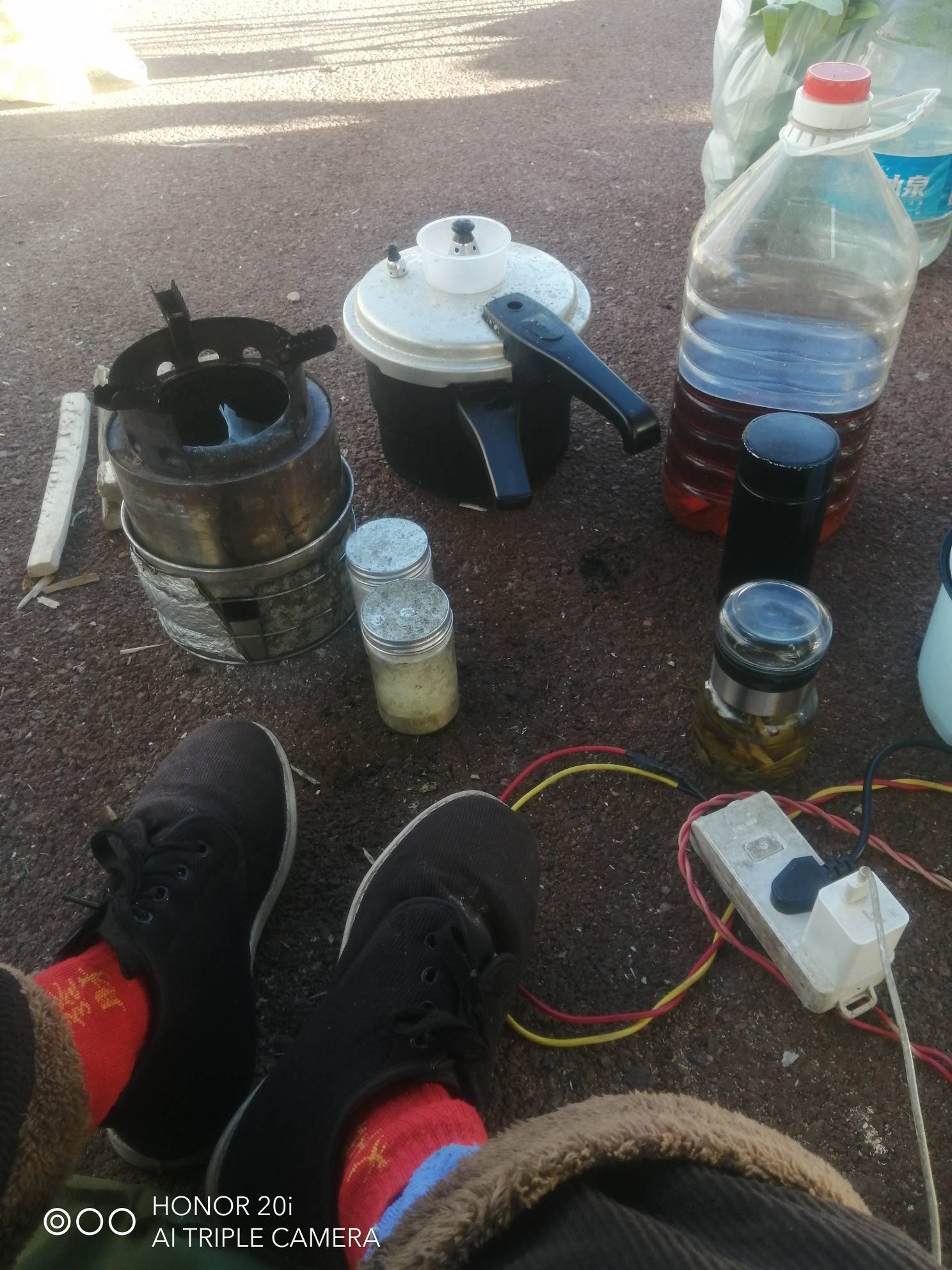 有毛吗？没米下锅了

14 / 作者:卡农新来的 / 