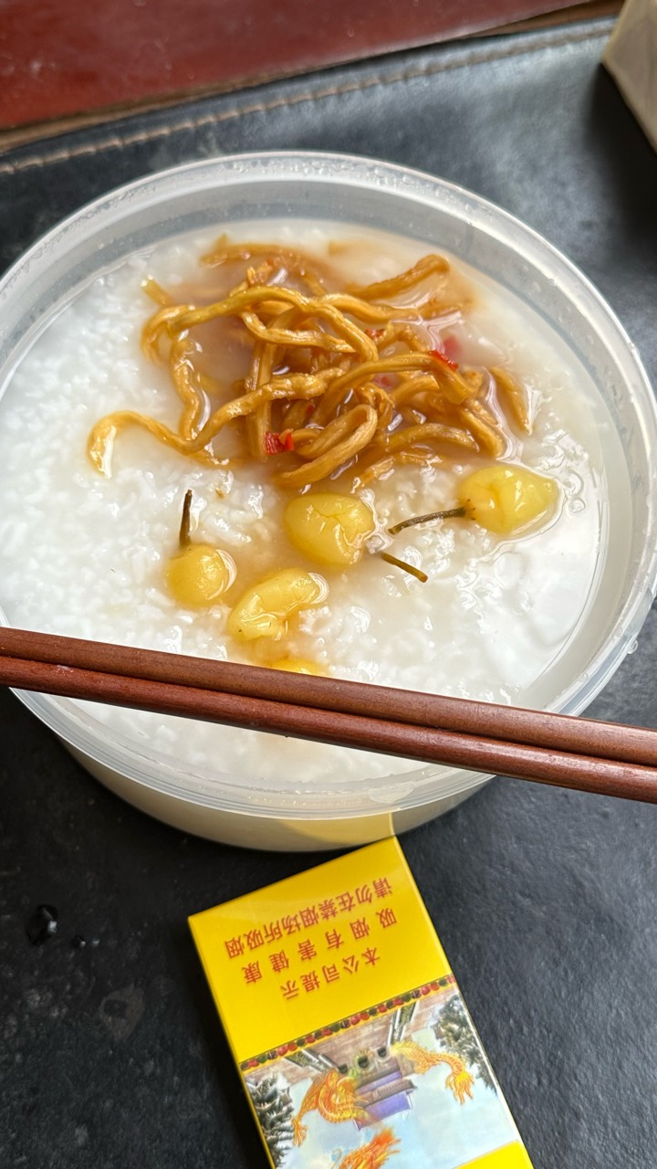 好起来了老哥，今天吃上白粥，今晚买点肉，试试煮饭可行不

9 / 作者:不知明的靓仔 / 