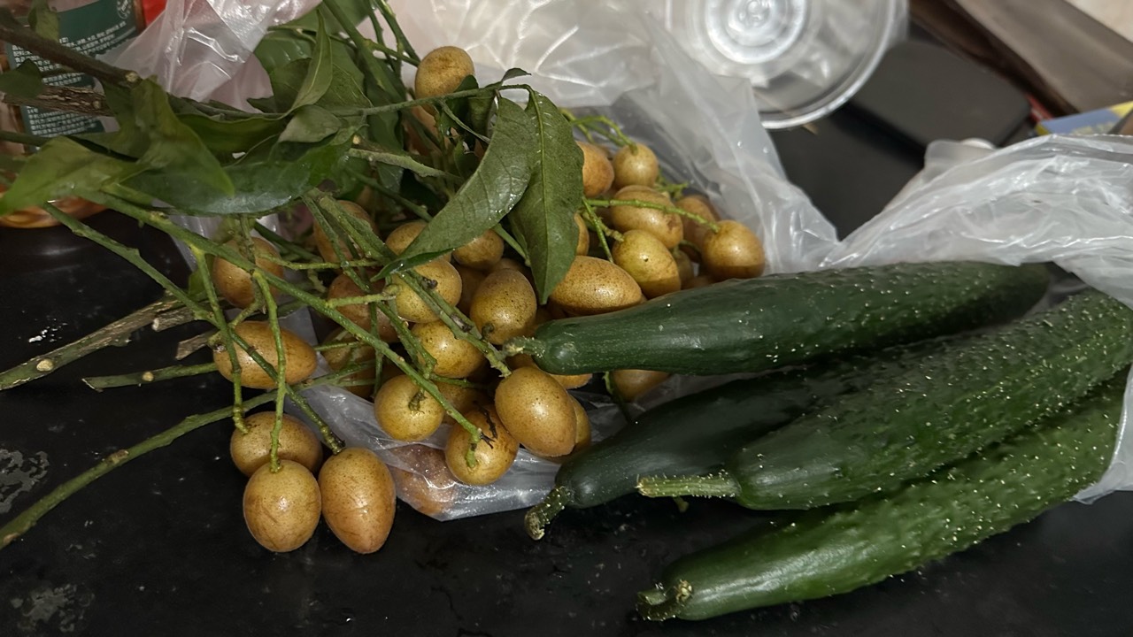 肉不舍得吃，多吃点水果素菜还是舍得的，140多斤，腹肌都消失了14 / 作者:不知明的靓仔 / 