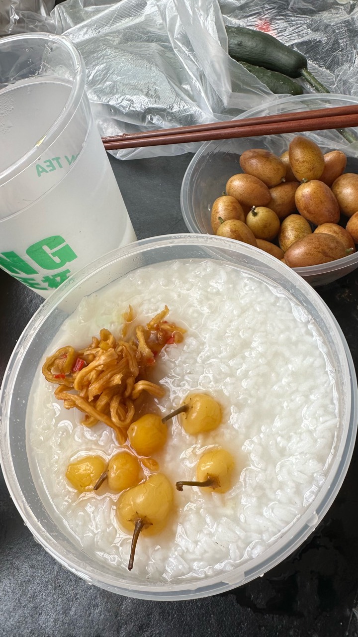 吃早餐了老哥，空腹锻炼了半天，头晕眼花的

72 / 作者:不知明的靓仔 / 