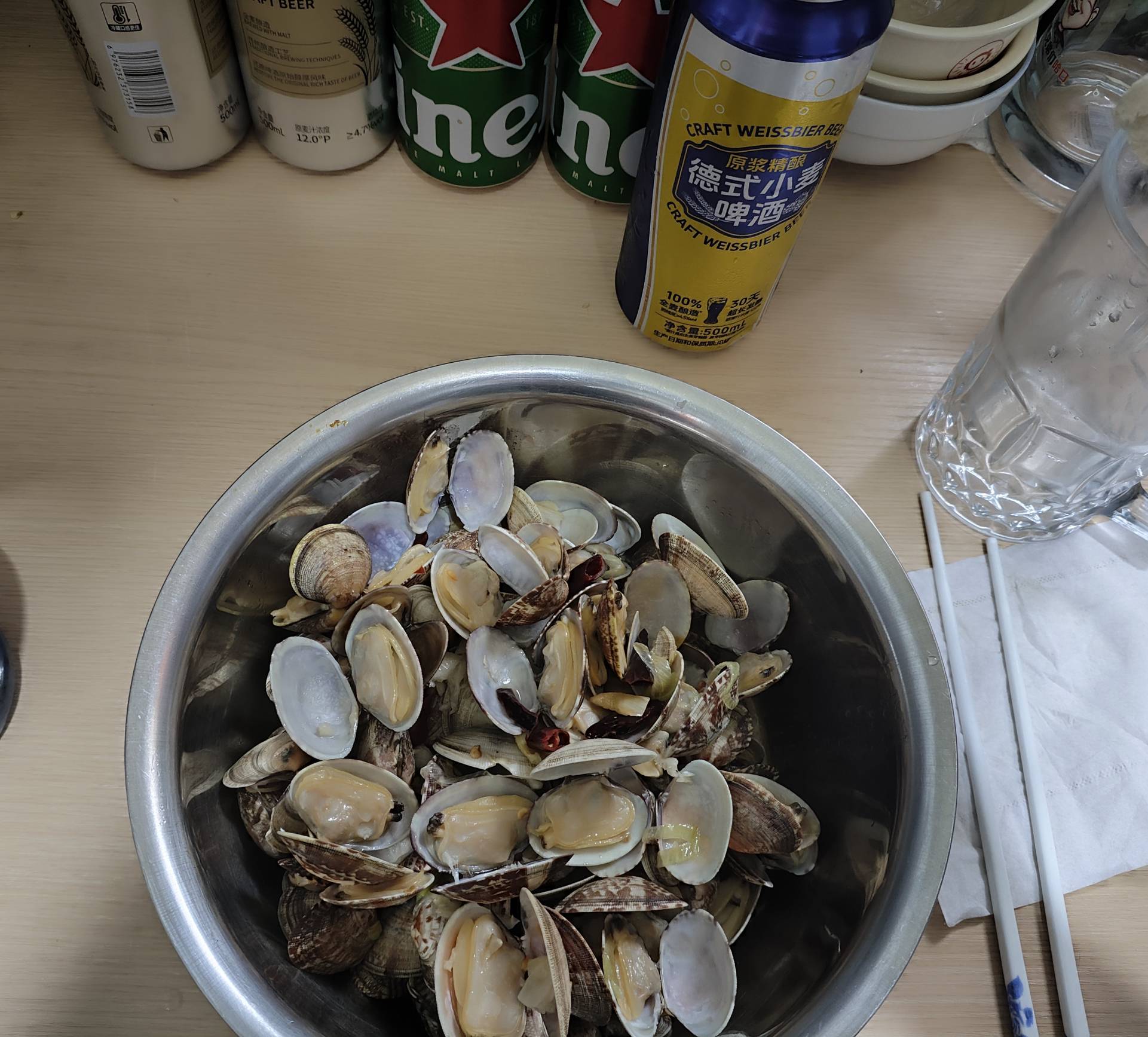 蛤蜊用手捏着吃才过瘾老哥们喝酒

53 / 作者:会飞的大鲨鱼 / 