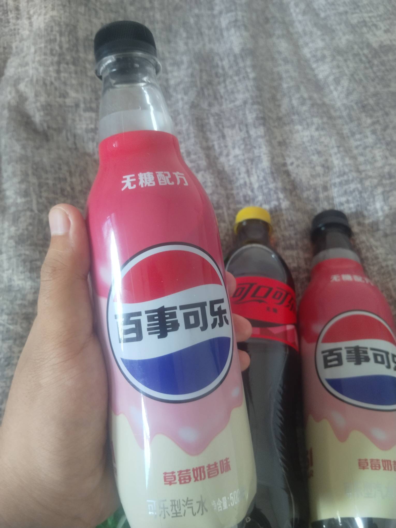 这个 5 块的无糖可乐也太难喝了吧，一股香精怪味。无糖饮料里面，也就无糖可乐和元气15 / 作者:提莫大王 / 